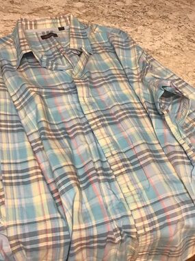 Roundtree & Yorke Pastel Blue Plaid Button-Down Shirt